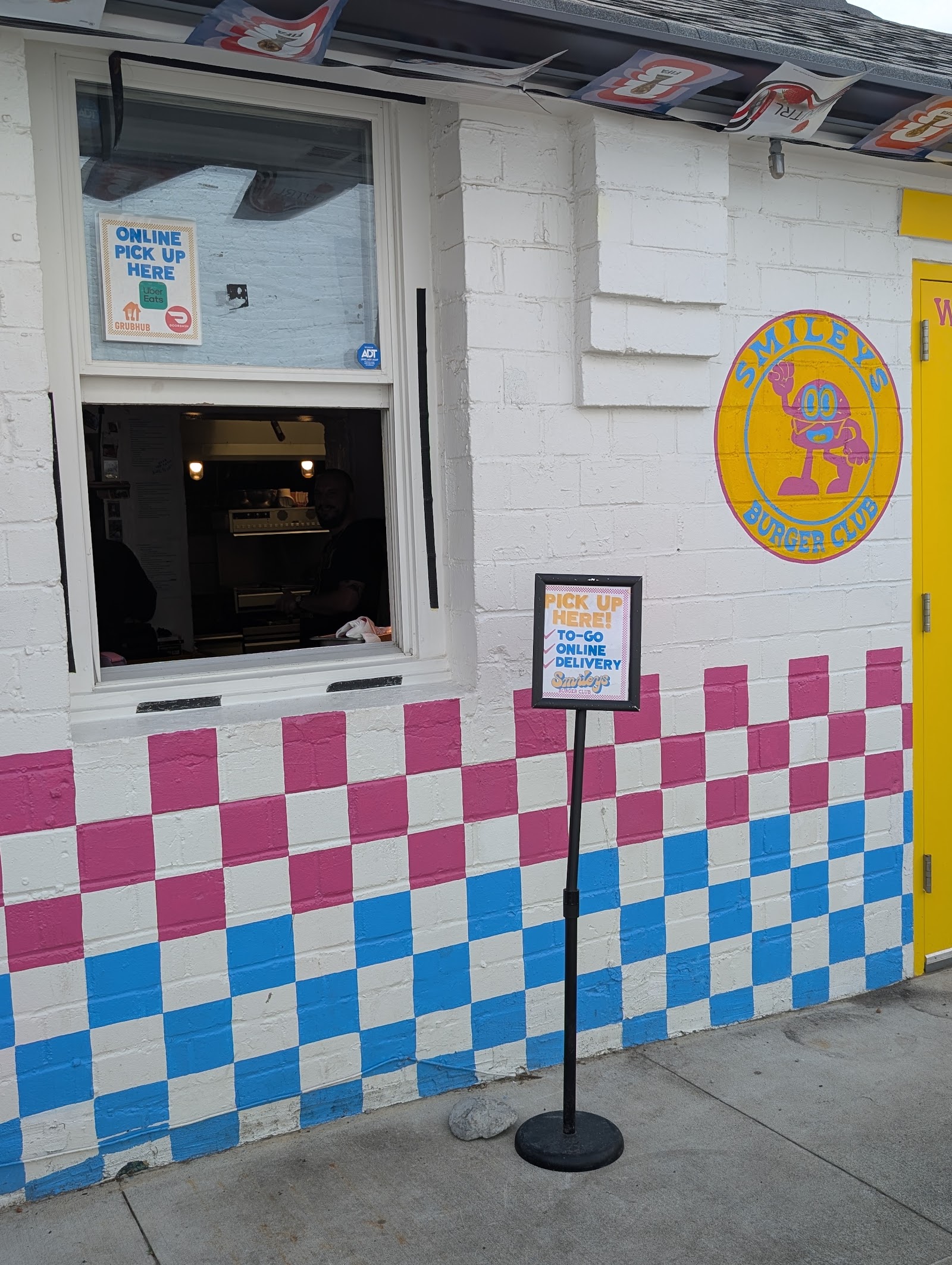 Smiley's Burger Club photo 5